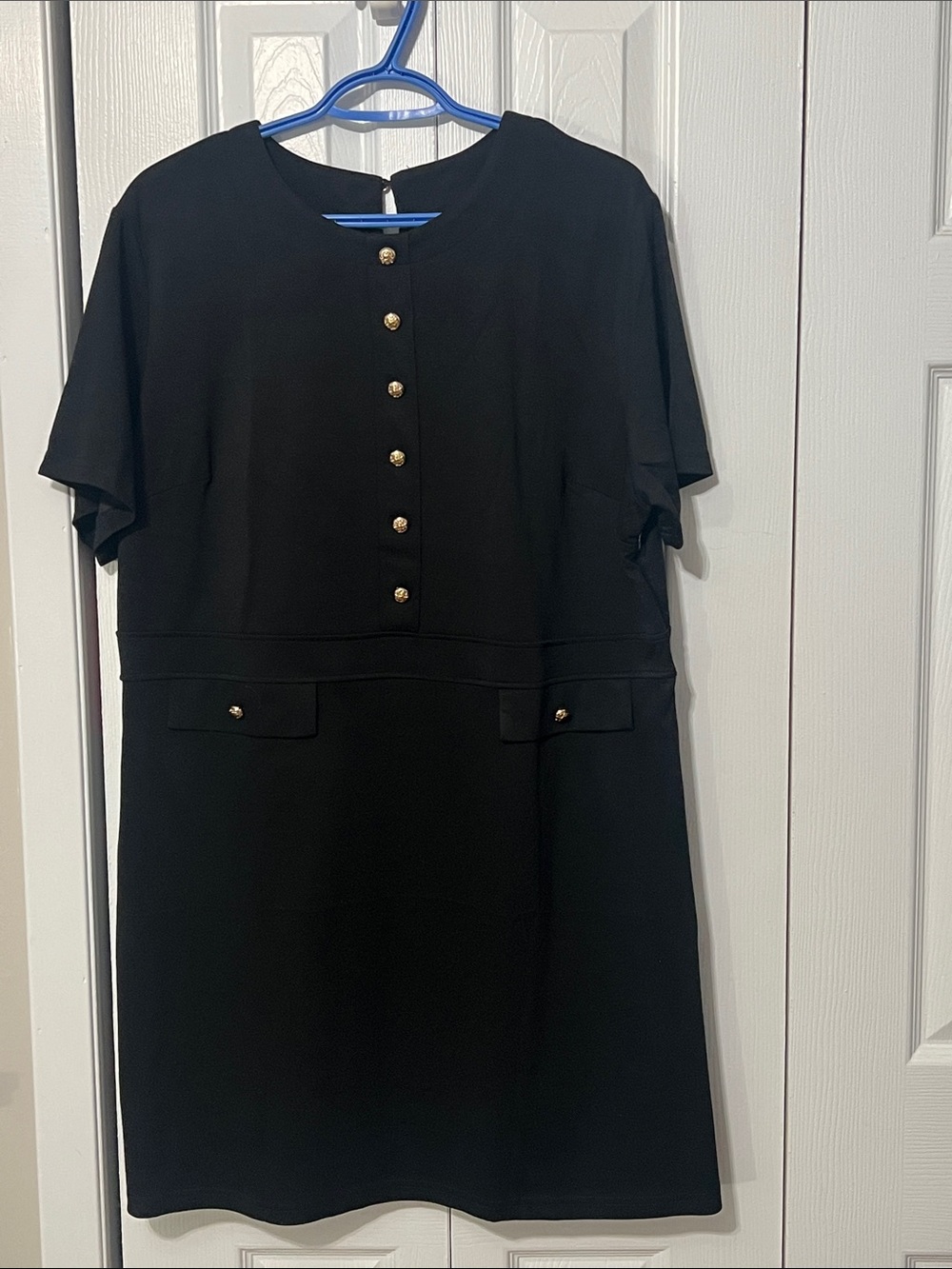 NWT Black Short-Sleeve Shift Dress with Gold Buttons 2XL
